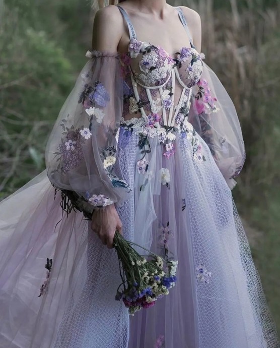 Пусть эта подборка волшебных платьев порадует вас своей таинственной красотой