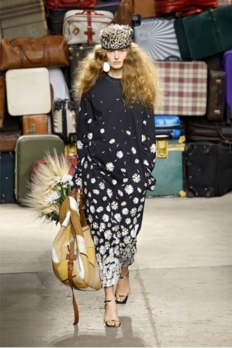 Коллекция MOSCHINO Весна/Лето 2025