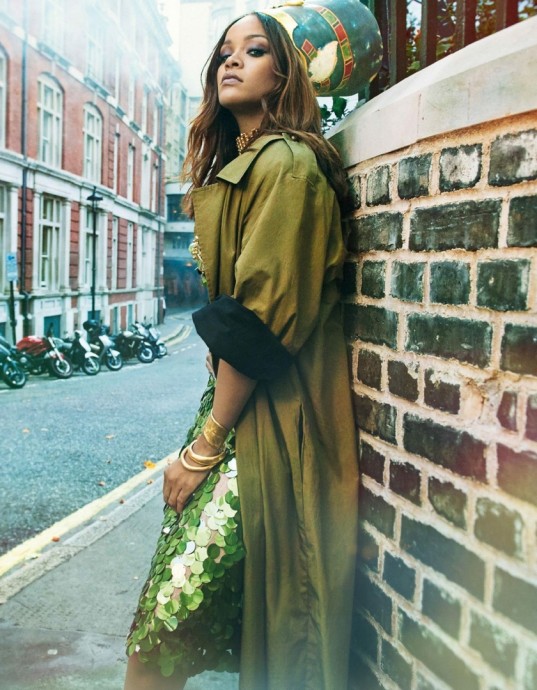 Рианна (Rihanna) в фотосессии для журнала Vogue Arabia