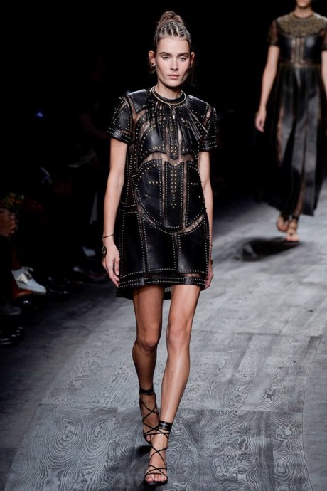 Модели коллекции Valentino
