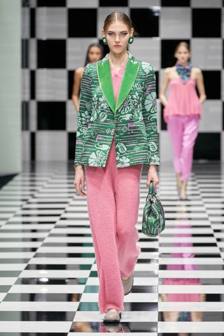 Коллекция Emporio Armani Ready-To-Wear Осень-Зима 2022/2023