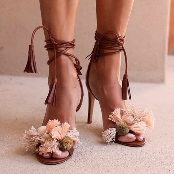 Красивые женственные туфли на каблуке
