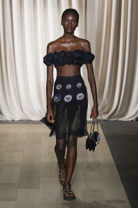 Коллекция Giambattista Valli Ready-To-Wear Весна-Лето 2024