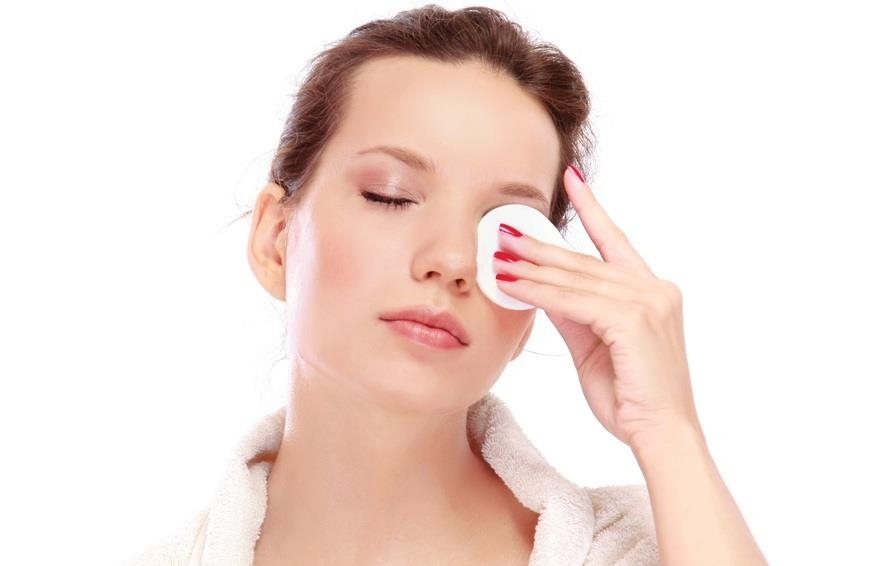 Снятие макияжа с глаз домашних условиях