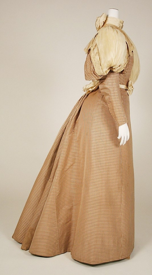 Платье из шёлка и кружева. House of Worth, 1890 год.