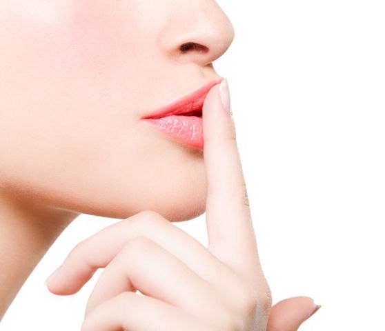 Обветренные губы: лечение в домашних условиях  