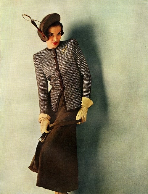 Страницы каталога Columbia Hand Knit Fashions, 1948 год.