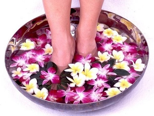 Солевая ванночка против запаха для ног