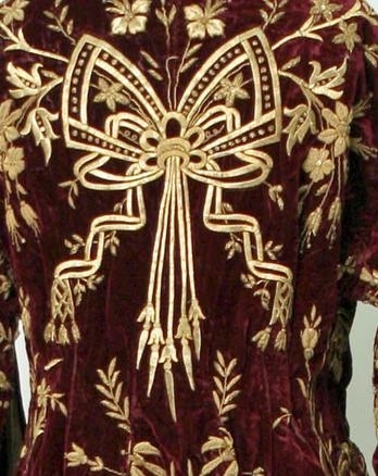 Вышивка золотными нитями на бархатной парадной турецкой одежде XIX - начала ХХ вв. 