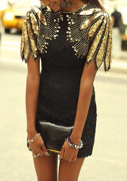 Изысканные платья. Шикарное цветовое  сочетание: черный+золото
