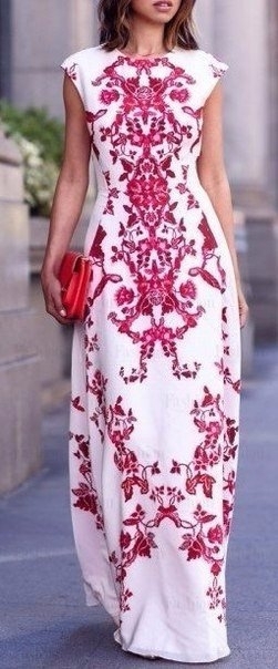 Чудесные платья с цветочным принтом.