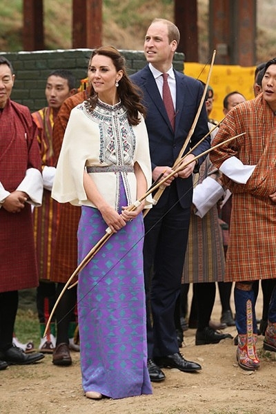 Королева стиля: 10 образов Кейт Миддлтон из тура по Индии и Бутану.