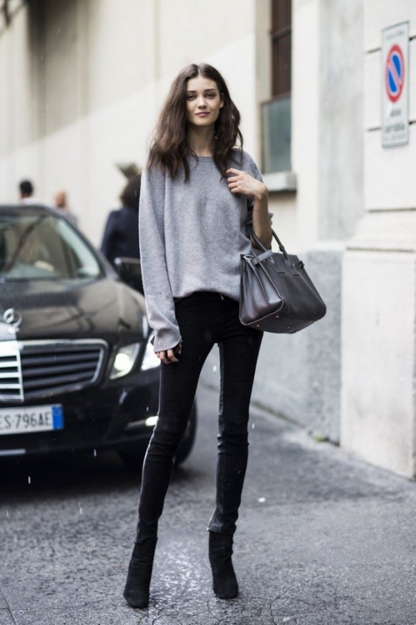 С чем носить серый свитер? Читайте рекомендации стилистов.