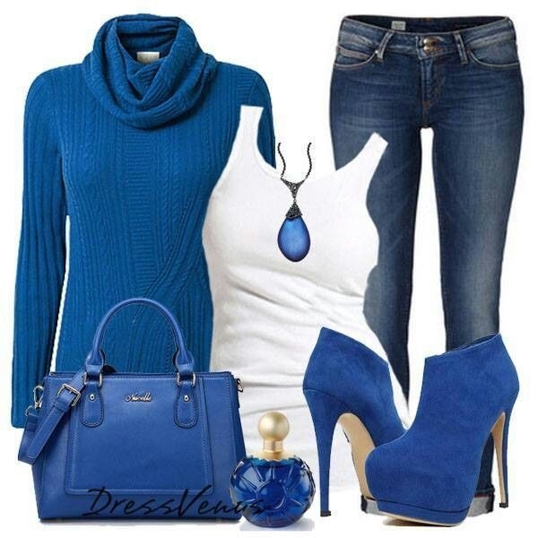 А вам нравится такой насыщенный синий цвет в одежде?