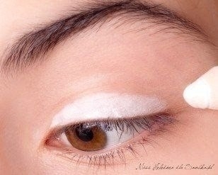 Фото-урок макияжа глаз, построенного на принципе контраста