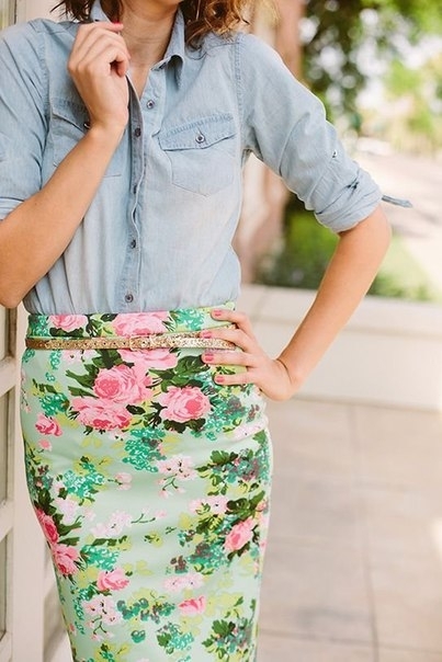 Женственные юбочки с цветочным принтом.
