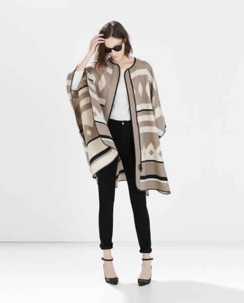 Пальто-пончо - прекрасная альтернатива стандартным моделям.
