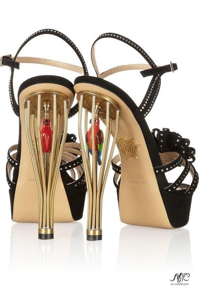 Креативные туфли от Charlotte Olympia.