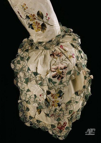 Невероятная вышивка на рукавах дамских платьев 1750-70-х годов.