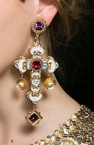 Сережки от Dolce and Gabbana. Как вам?