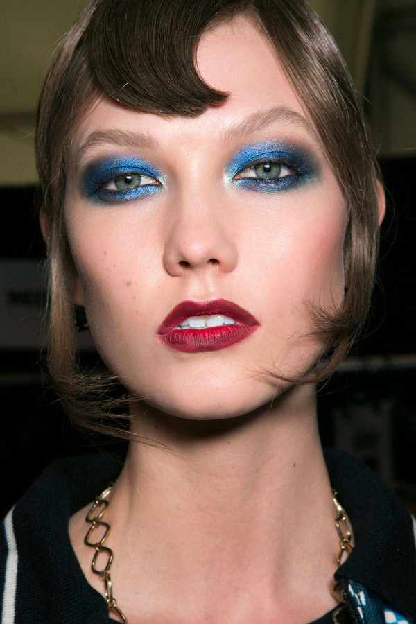 Подиумный макияж: голубые тени