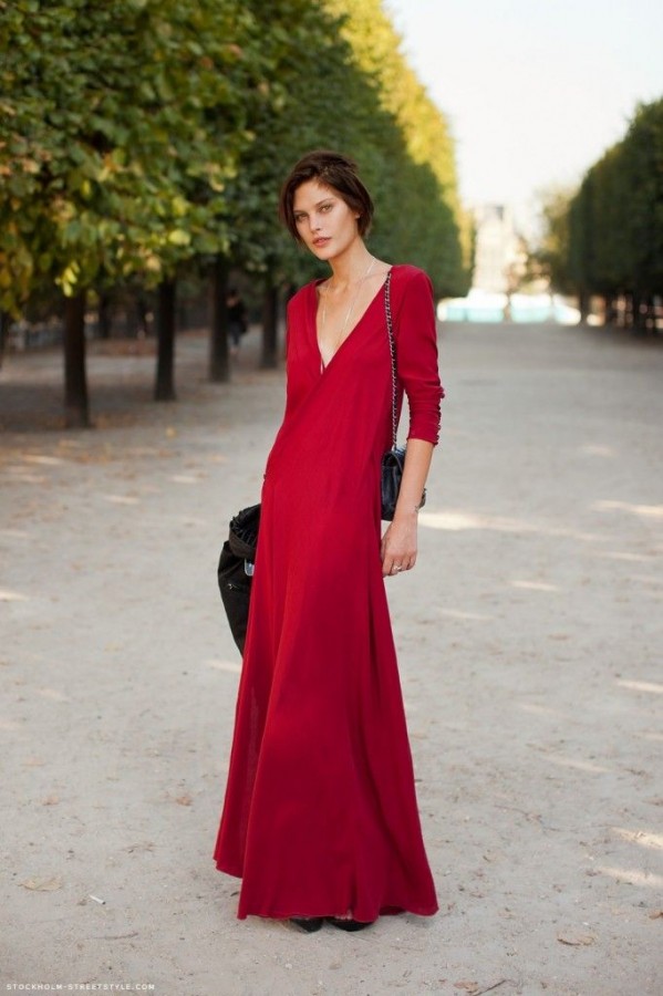 Lady in red: 11 образов с красными платьями