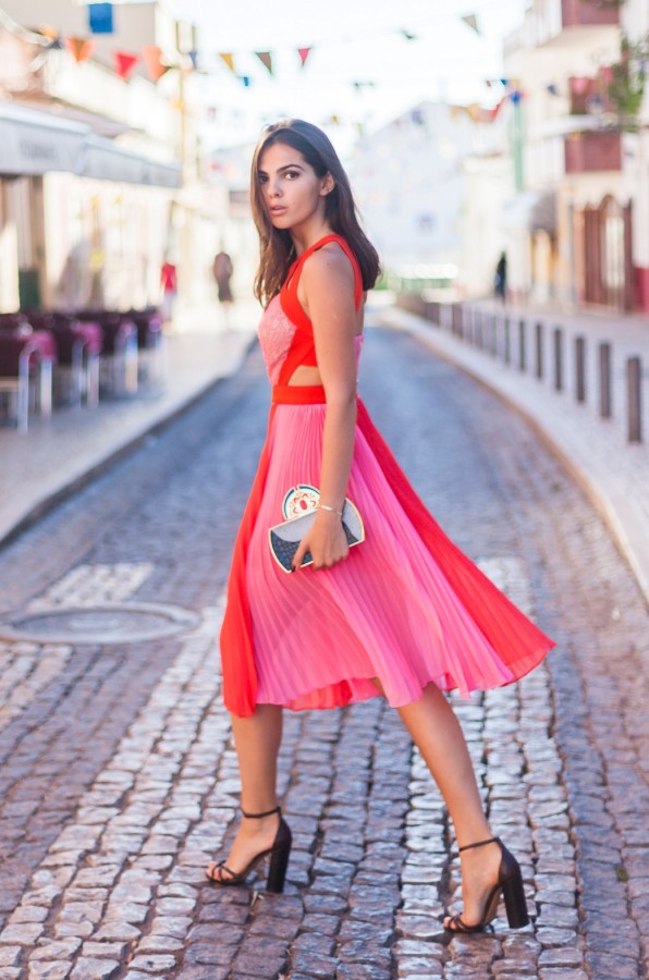 Идея для праздника: платье в стиле color blocking