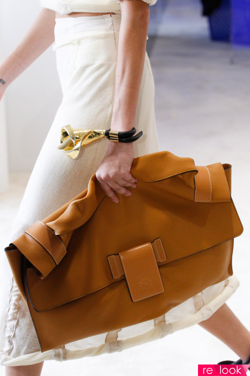 Модные сумки для каждого дня в летнем сезоне 2017 от фирмы Loewe Модные сумки для каждого дня в летнем сезоне 2017 от фирмы Loewe