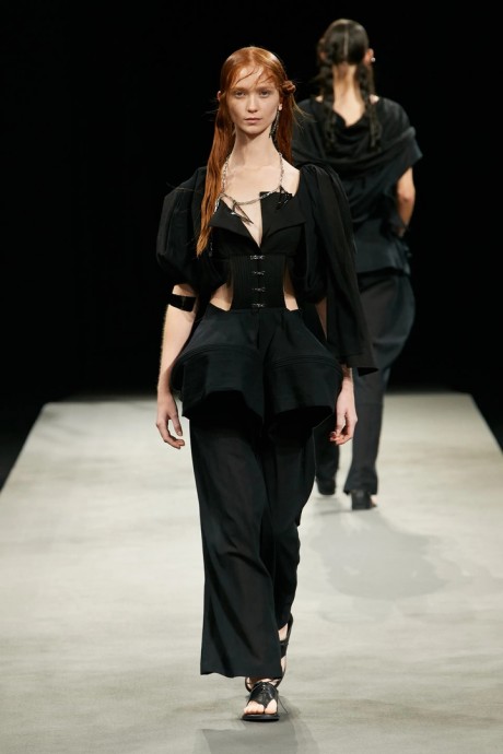 Коллекция Yohji Yamamoto 2023 READY-TO-WEAR