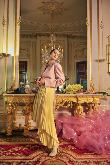 Lucan Gillespie, Jip Boxstart & Sijia Kang for Vogue China by Yelena Yemchuk Lucan Gillespie, Jip Boxstart & Sijia Kang for Vogue China by Yelena Yemchuk