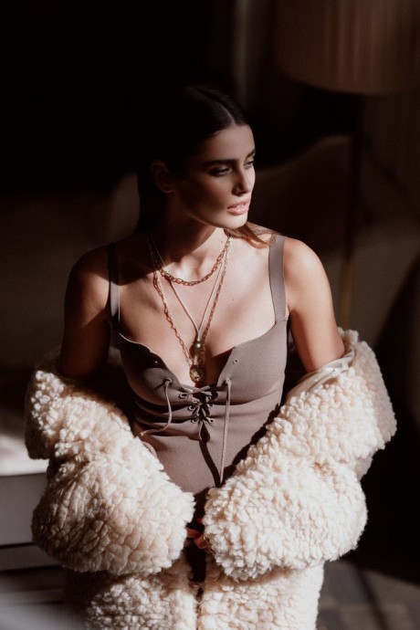Тейлор Хилл (Taylor Hill) в фотосессии для LVR Magazine (2023) Тейлор Хилл (Taylor Hill) в фотосессии для LVR Magazine (2023)