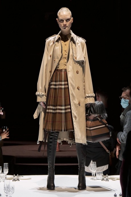 Коллекция Burberry Ready-To-Wear Осень-Зима 2022/2023