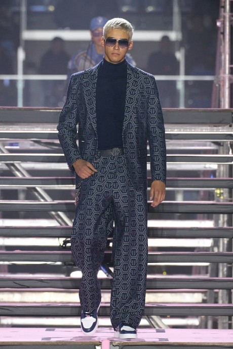 Обзор коллекции Philipp Plein Fall 2024 Ready-to-Wear Обзор коллекции Philipp Plein Fall 2024 Ready-to-Wear