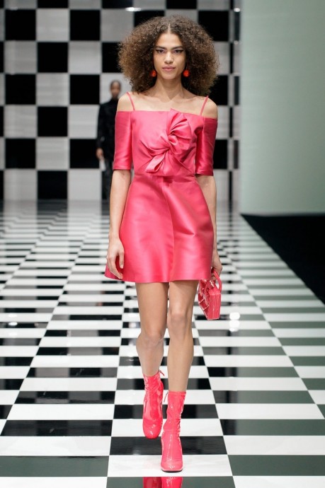 Коллекция Emporio Armani Ready-To-Wear Осень-Зима 2022/2023 Коллекция Emporio Armani Ready-To-Wear Осень-Зима 2022/2023