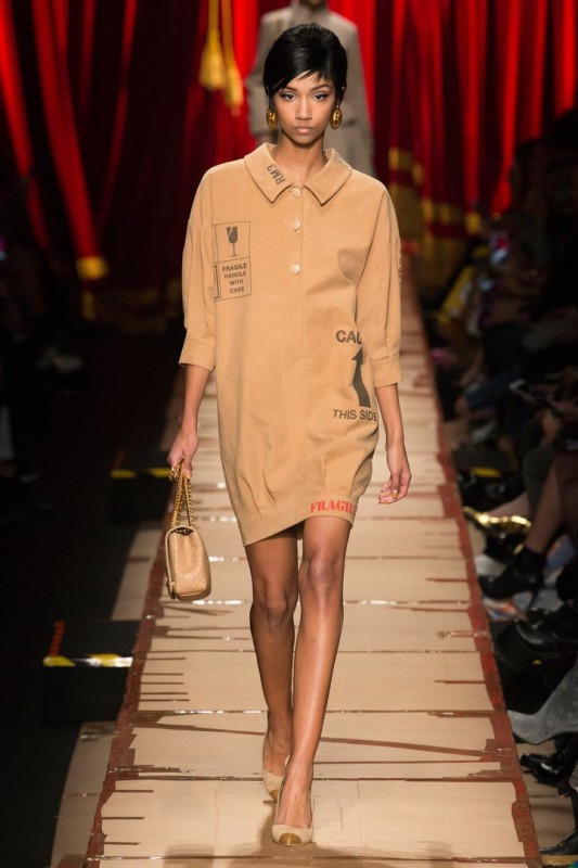 Модели коллекции Moschino Модели коллекции Moschino