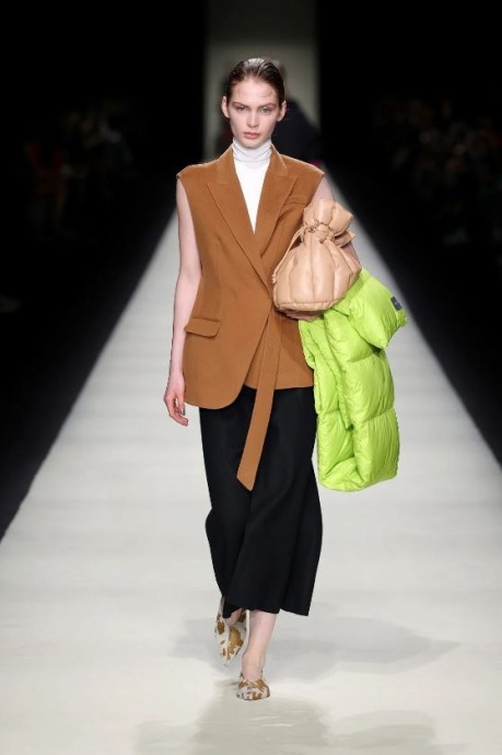 Коллекция Maryling Ready-To-Wear Fall/Winter 2024 Milan Коллекция Maryling Ready-To-Wear Fall/Winter 2024 Milan