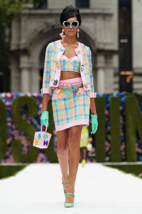 Коллекция Moschino Ready-To-Wear