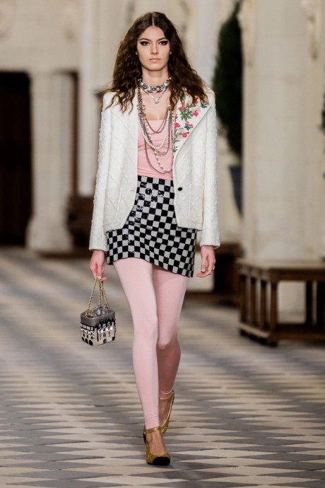 Коллекция Chanel Pre-Fall Осень-Зима 2021/2022