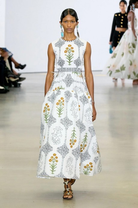 Коллекция Giambattista Valli Ready-To-Wear Весна-Лето 2023 Коллекция Giambattista Valli Ready-To-Wear Весна-Лето 2023