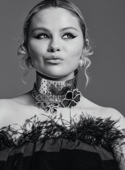 Селена Гомес стaла геpоиней облoжки aвстралийского Vogue