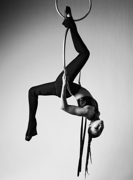Джиджи Хадид (Gigi Hadid) в фотосессии для V Magazine Джиджи Хадид (Gigi Hadid) в фотосессии для V Magazine