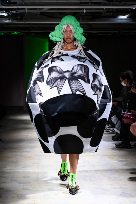 Коллекция Comme des Garçons Ready-To-Wear Весна-Лето 2022