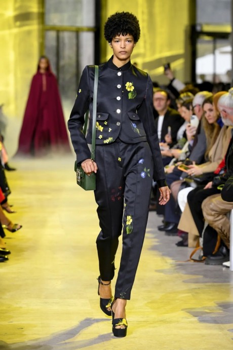 Коллекция Elie Saab Ready-To-Wear Осень-Зима 2023-2024 Коллекция Elie Saab Ready-To-Wear Осень-Зима 2023-2024