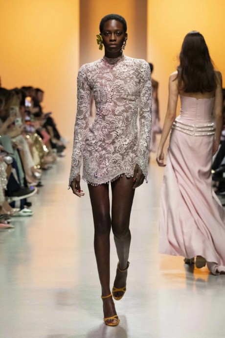 Коллекция Georges Hobeika Ready-To-Wear Весна-Лето 2025 Коллекция Georges Hobeika Ready-To-Wear Весна-Лето 2025