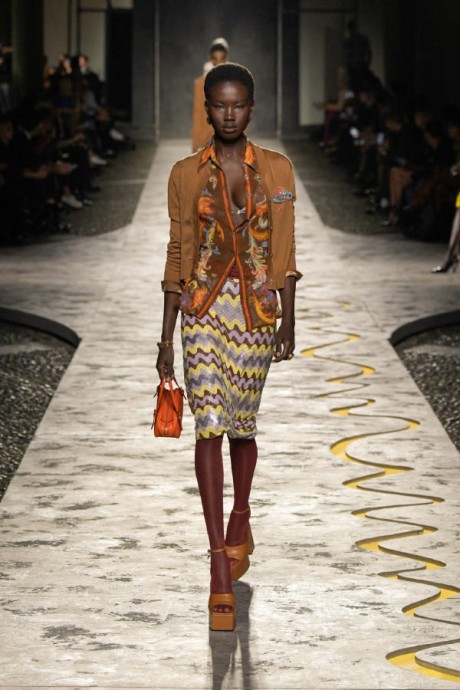 Коллекция Versace Ready-To-Wear Весна-Лето 2025