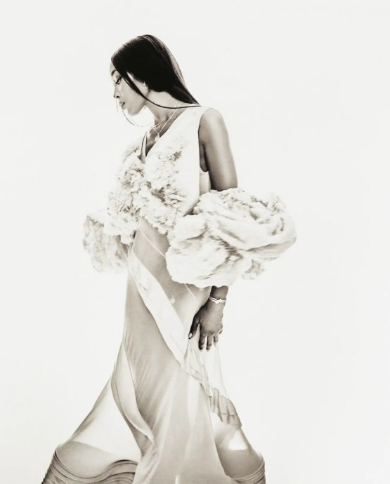 Наоми Кэмпбэлл (Naomi Campbell) в фотосессии для журнала Vogue Korea (2023) Наоми Кэмпбэлл (Naomi Campbell) в фотосессии для журнала Vogue Korea (2023)
