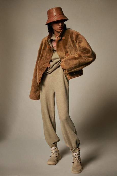 Коллекция Loro Piana Ready-To-Wear Весна-Лето 2023