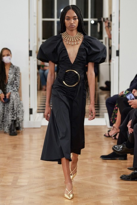 Коллекция Carolina Herrera Ready-To-Wear Весна-Лето 2022 Коллекция Carolina Herrera Ready-To-Wear Весна-Лето 2022