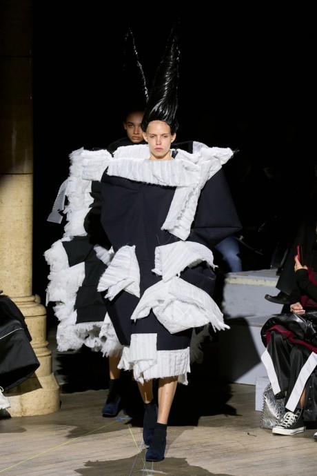 Обзор осенней коллекции Comme des Garçons 2023 ready-to-wear