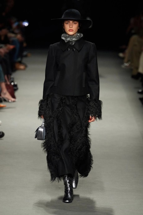 Коллекция Alberta Ferretti Ready-To-Wear Осень-Зима 2022/2023 Коллекция Alberta Ferretti Ready-To-Wear Осень-Зима 2022/2023